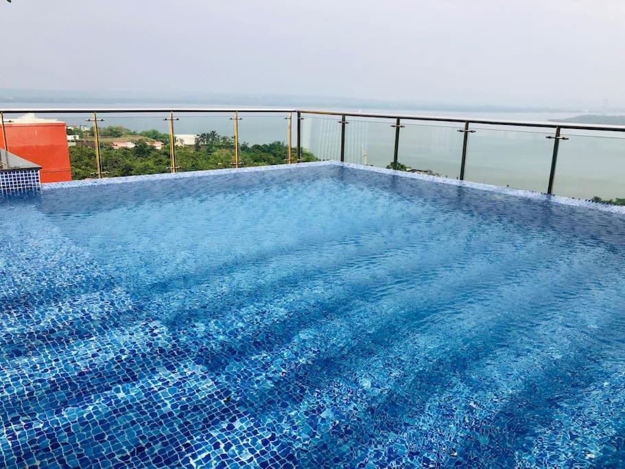 Lovely 2-Bedroom Sea View Serviced Apartment Dabolim Goa Exterior photo