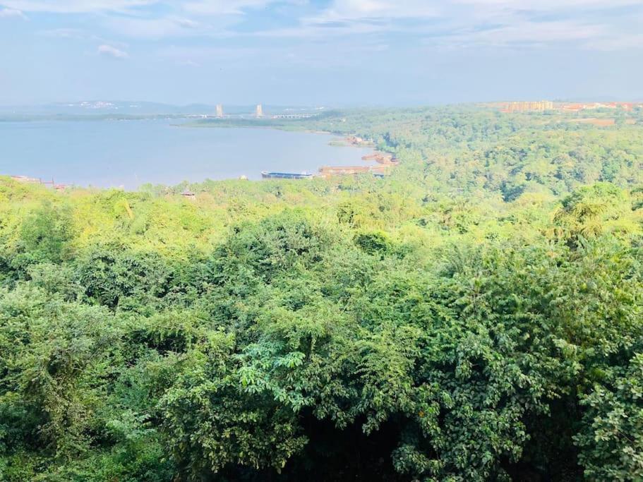 Lovely 2-Bedroom Sea View Serviced Apartment Dabolim Goa Exterior photo