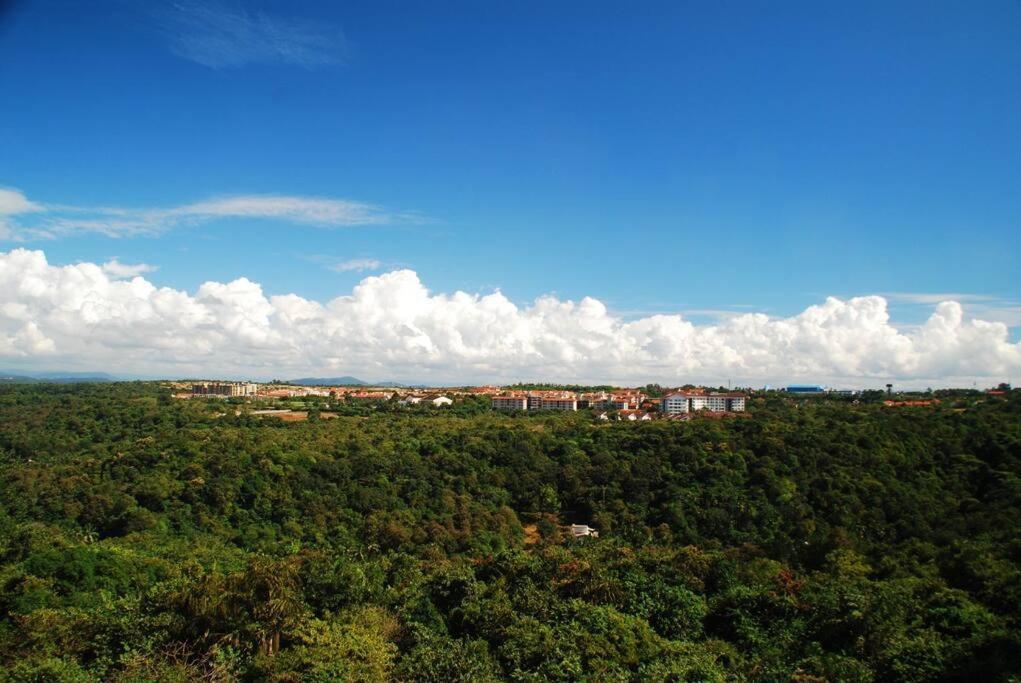 Lovely 2-Bedroom Sea View Serviced Apartment Dabolim Goa Exterior photo
