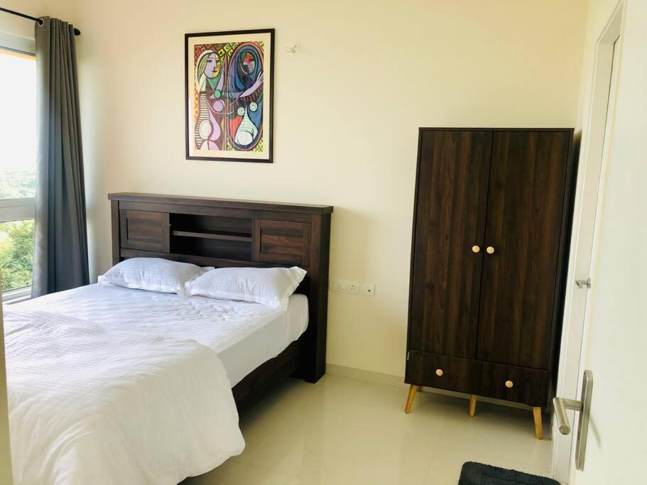 Lovely 2-Bedroom Sea View Serviced Apartment Dabolim Goa Exterior photo